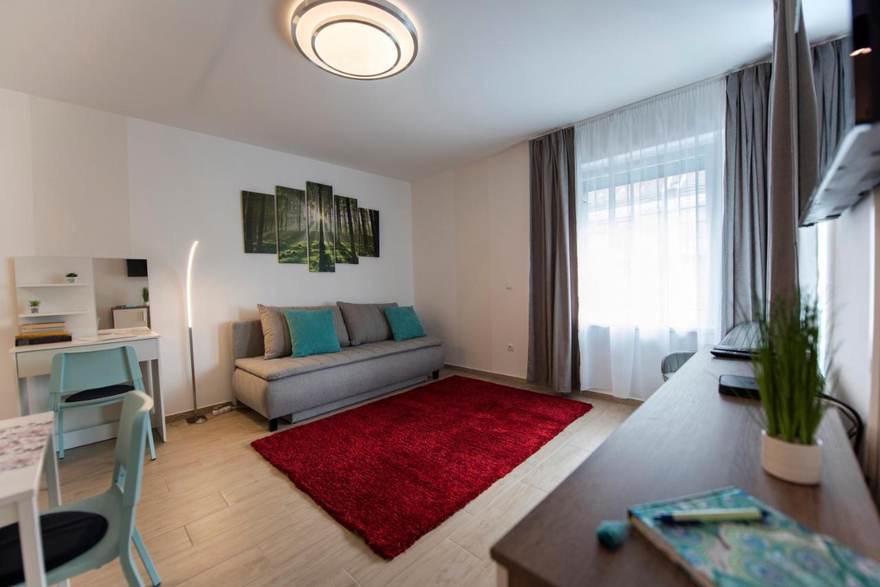 Lovely Apartman- Free Parking ペーチ エクステリア 写真
