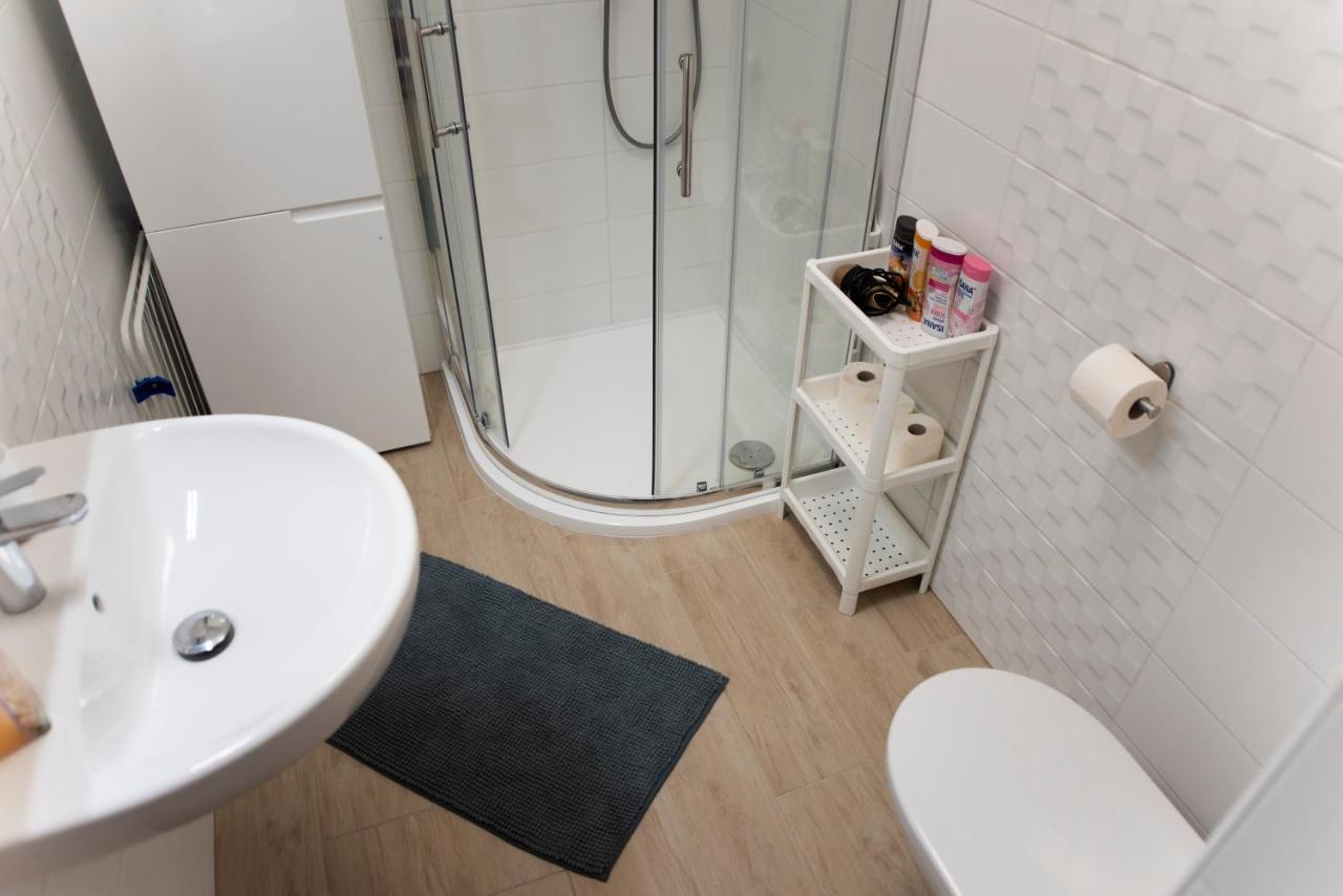Lovely Apartman- Free Parking ペーチ エクステリア 写真